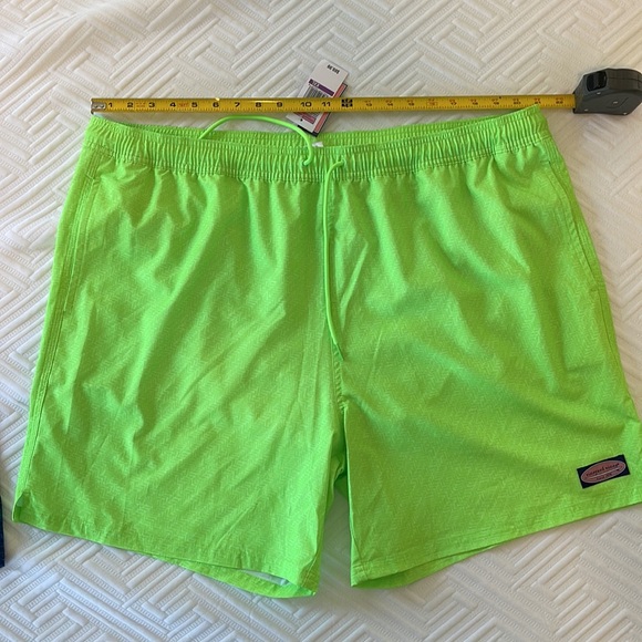 Pair (2) of new (NWT) men’s Vineyard Vines bathing suits - Picture 10 of 12